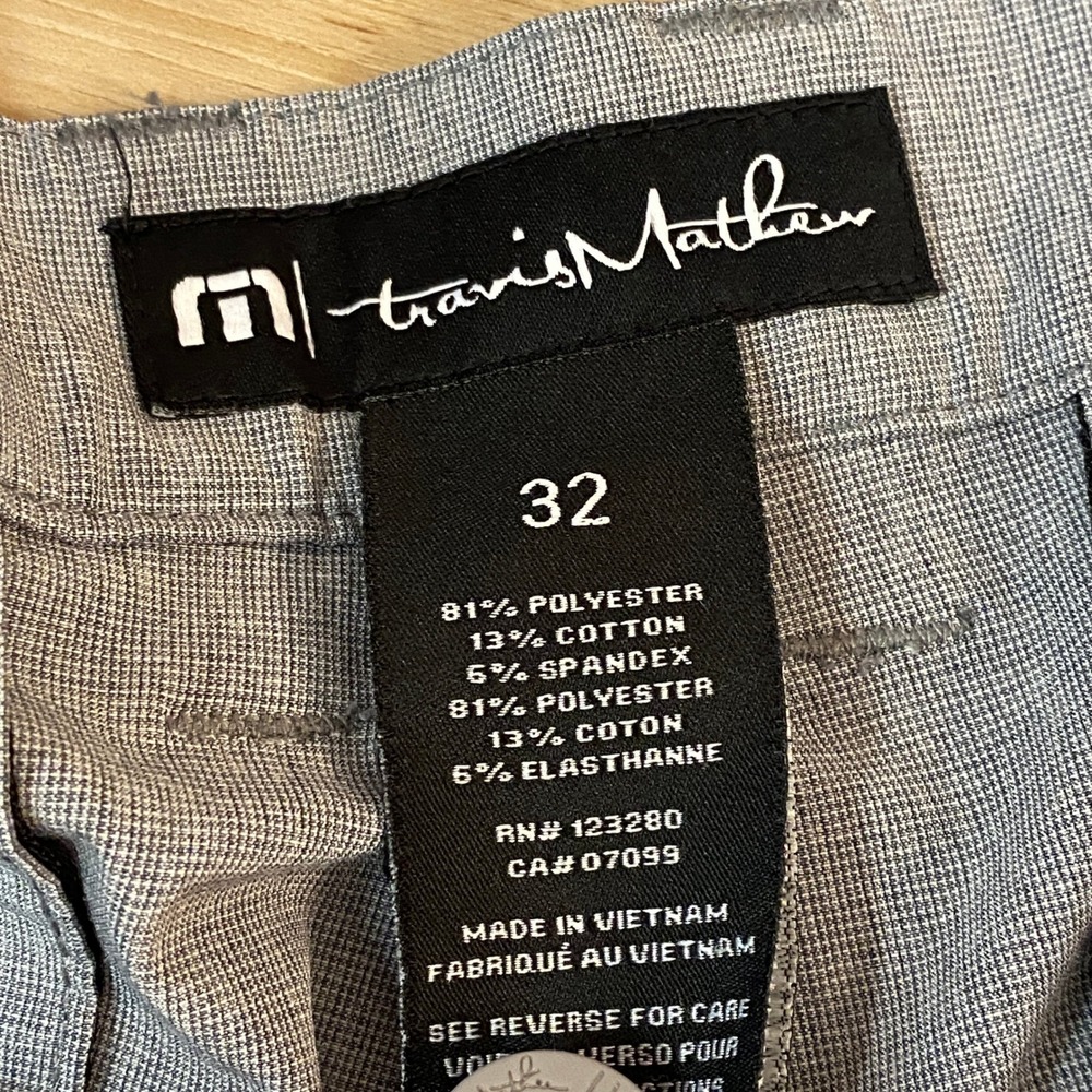 Travis Mathew Shorts Mens 32 Beck Grey Performance Golf Chino 10" Inseam - Picture 3 of 5